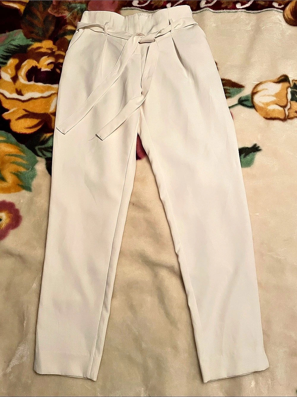 Revamped Tie Front Ankle Pants in White Size M/M